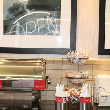 Country Inn & Suites By Radisson, Toronto Mississauga, On מראה חיצוני תמונה