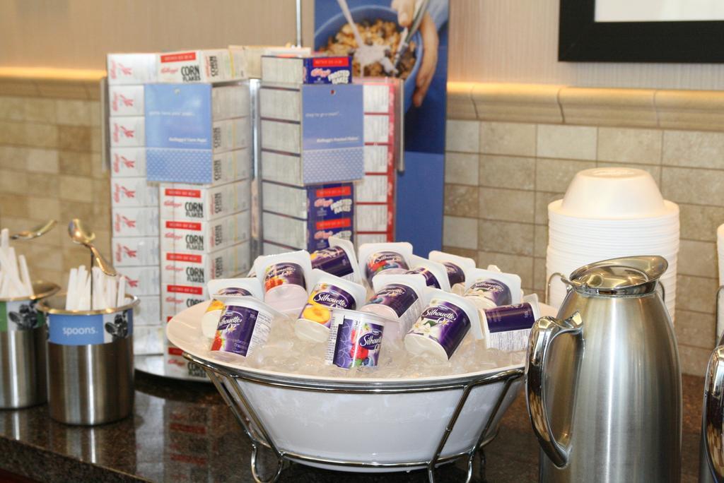 Country Inn & Suites By Radisson, Toronto Mississauga, On מראה חיצוני תמונה