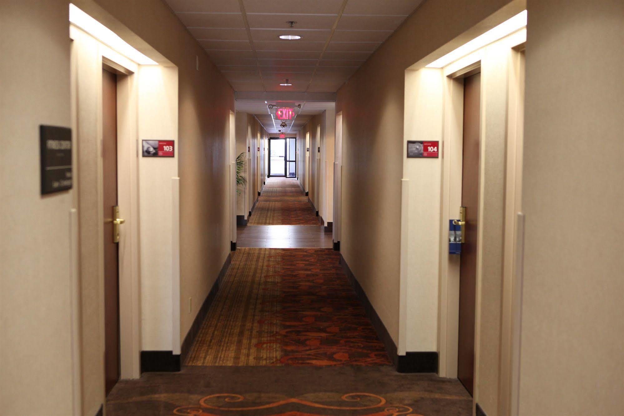 Country Inn & Suites By Radisson, Toronto Mississauga, On מראה חיצוני תמונה