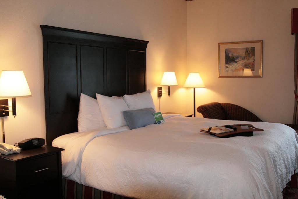 Country Inn & Suites By Radisson, Toronto Mississauga, On מראה חיצוני תמונה